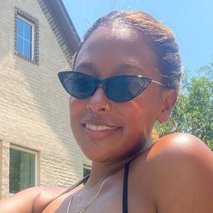 Meet your Posher, Jessenia